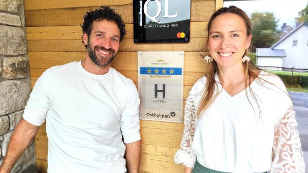 <p>Jennifer und Thorsten Maraite freuen sich über die neue Einstufung als „4-Sterne-Superior“-Hotel.</p>