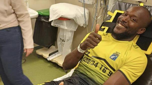 <p>Noch am Sonntagabend gab Fabrice Nlend Entwarnung und konnte das Krankenhaus wenig später verlassen.</p>