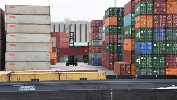 <p>Ein Blick in den Hafen von Antwerpen: Belgische Industrie verliert weiter an Gewicht.</p>