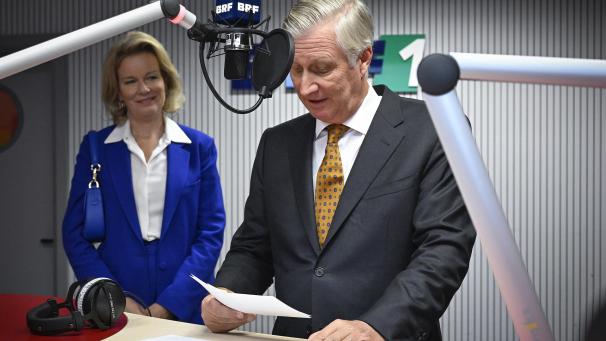 <p>Während des Besuchs trat König Philippe ans Mikrofon – und ging live auf Sendung.</p>