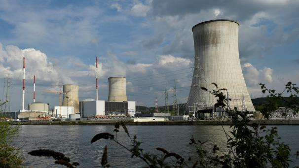 <p>Ein Blick auf das AKW Tihange bei Huy</p>