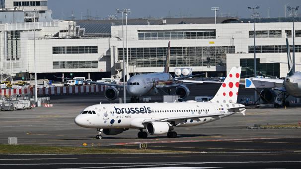 <p>Bombenalarm bei Flug nach Berlin erweist sich als Fehlalarm.</p>