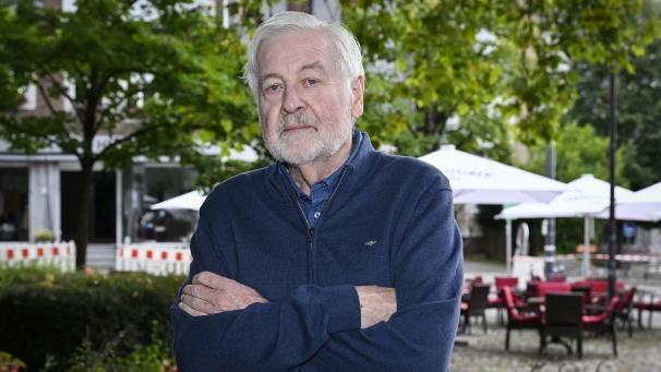 <p>Franz-Josef Heinen (Bild) hat mit seiner Serie „Gaumenfreuden“ über 300 Restaurants in Ostbelgien und der Umgebung besucht. Er geht dabei stets gleich vor: anonym reservieren, essen, bezahlen – und erst danach das Gespräch mit den Betreibern suchen. Begleitet wird er von Fotograf Helmut Thönnissen, der die Häuser im Nachgang in Szene setzt.</p>