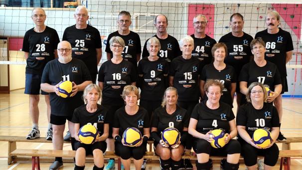 <p>Die Seniorinnen und Senioren des TV Bütgenbach starten in die neue Net-Volleyball-Saison.</p>