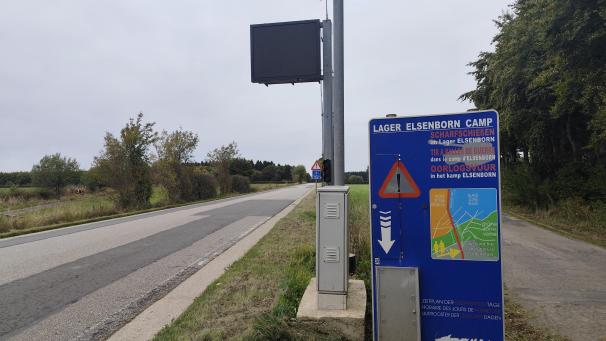 <p>Die Eifelpolizei sichtete die Drohnen über dem Truppenübungsplatz an der Wahlerscheider Straße in Rocherath.</p>