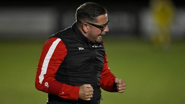 <p>Manuel Mutsch feiert den Derbysieg seiner Rapidler.</p>