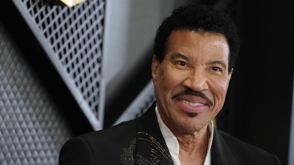 <p>Lionel Richie</p>