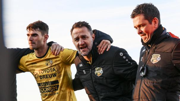 <p>Viel fürs Auge war nicht dabei, doch die drei Punkte verzeichneten Kapitän Fabrice Stoffels, Trainer Eric Vandebon und Co-Trainer Cédric Bouchez (v.l.n.r.) natürlich trotzdem gerne.</p>