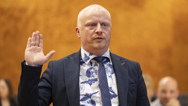 <p>Alain Mertes während seiner Vereidigung im PDG</p>