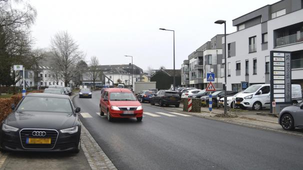 <p>Unter den Grenzpendlern, die täglich zur Arbeit ins Großherzogtum (unser Foto aus Weiswampach) fahren, befindet sich ein immer größerer Anteil luxemburgischer Staatsangehöriger, die sich im grenznahen Ausland niedergelassen haben.</p>