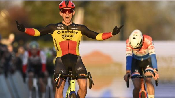 <p>Thibau Nys konnte sich am Sonntagnachmittag gegen Tibor Del Grosso durchsetzen.</p>