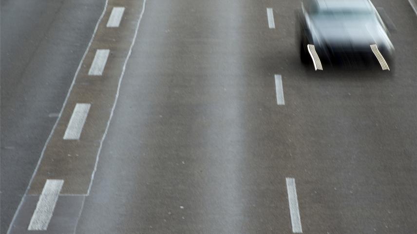 <p>Wie viele Autos fahren eigentlich auf welcher Straße? Neben dem Wege- und dem Kanalkataster soll die Antwort auf diese Frage den Lontzener Gemeindevätern künftig bei Straßenbauprojekten Entscheidungshilfe geben. Ein Studienbüro wurde jetzt bezeichnet, um Verkehrsmessungen durchzuführen und auszuwerten. Illustrationsfoto: dpa</p>