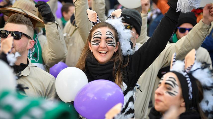 <p>Wenn sich eine an den Zügen teilnehmende Gruppe danebenbenimmt, bekommt sie eine gelbe oder rote Karte und ist damit im schlimmsten Fall von den Karnevalszügen 2020 ausgeschlossen.</p>