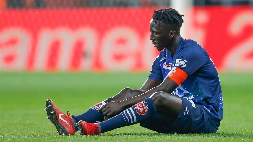 <p>Mbaye Leye musste nach 25 Minuten verletzt ausgewechselt werden.</p>