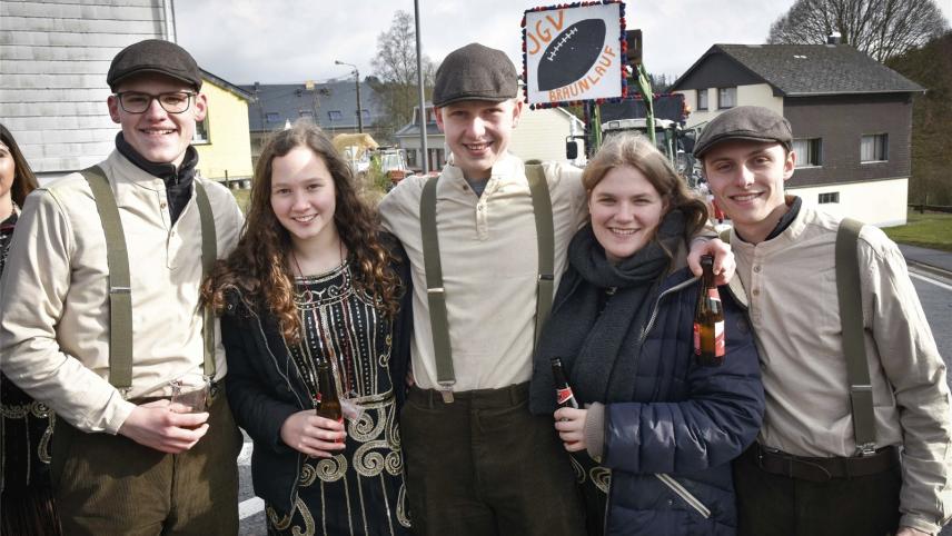 <p>Jack &amp; Rose überlebten wie durch ein Wunder den Untergang der Maldinger Titanic.</p>