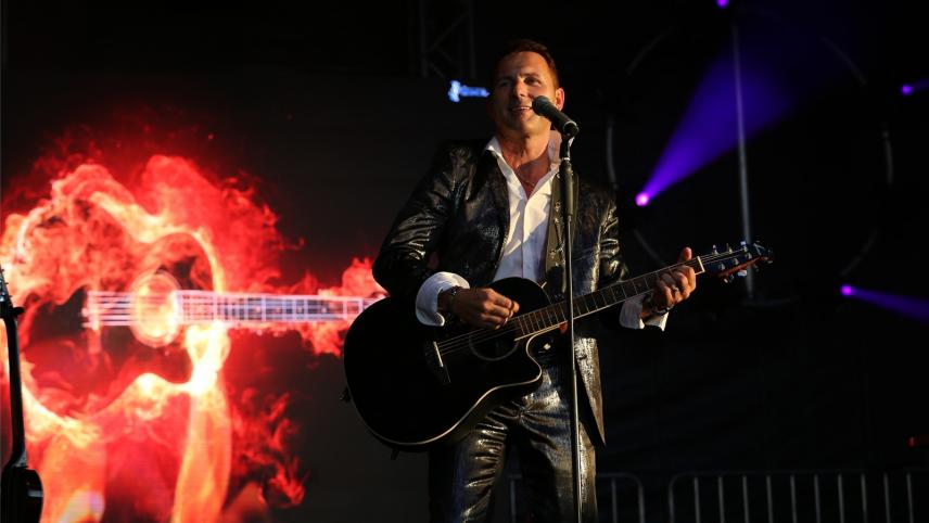 <p>Als Entertainer ist Dirk Elfgen auf vielen Bühnen zu Gast, so auch bei der Prinzeproklamation des St.Vither Karnevalskomitees am 16. Februar im Triangel.</p>