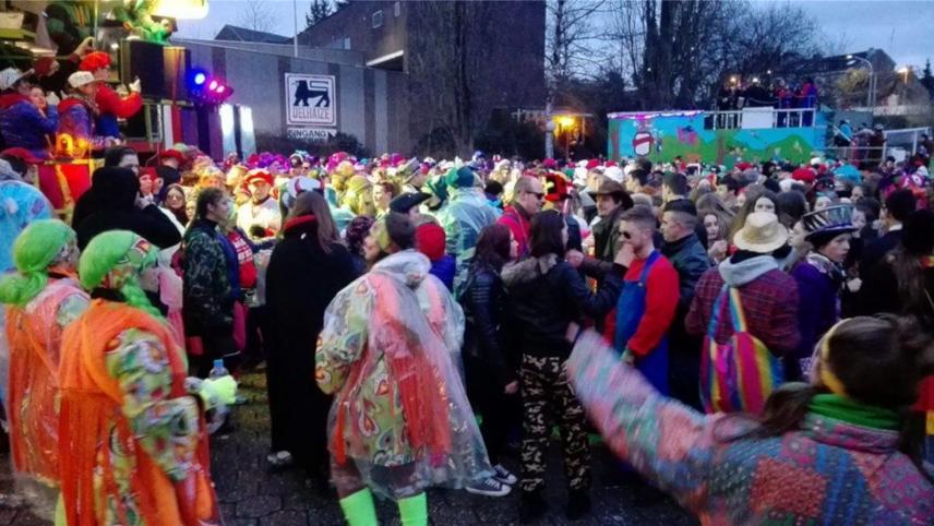 <p>Die Party auf dem Eupener Bushofgelände nach dem Rosenmontagszug ist seit Jahren ein Publikumsmagnet.</p>