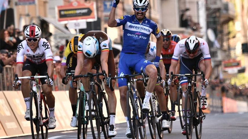 <p>Nach 291 Kilometern setzten sich Julian Alaphilippe im Sprint durch. Naesen (3. v. l.) wurde Zweiter.</p>