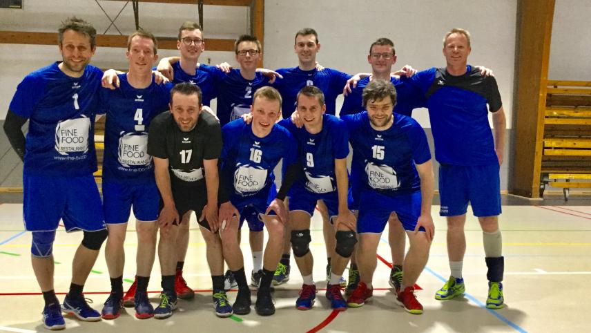 <p>Die Volleyballer wurden ihrer Favoritenrolle gerecht und sichertern sich nach geschafftem Aufstieg in die 3. Division nun auch den Mestertitel in der 1. Provinzklassen.</p>