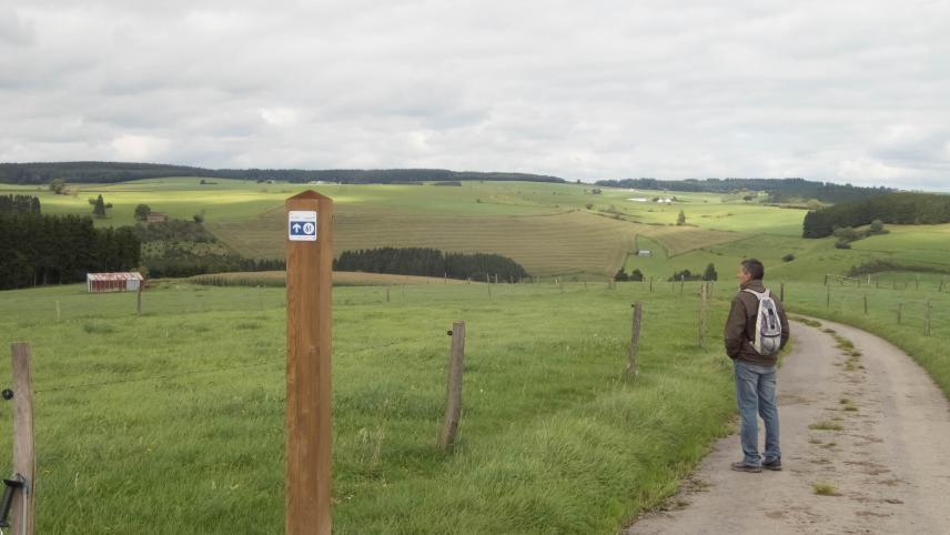 <p>Entlang der Wanderung Burg-Reuland - Stoubach - Richtenberg sind die neuen Schilder bereits zu sehen.</p>