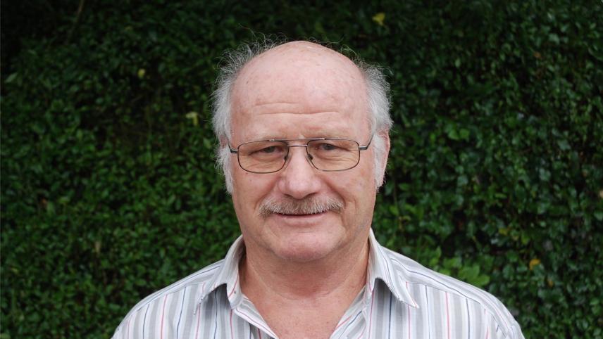 <p>Bernard Roehl</p>