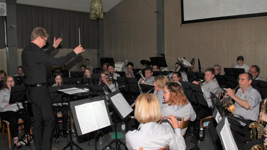 <p>Unter der Dirigentschaft von Johannes van Meensel zeigte der Musikverein „Eifeltreu“ Lommersweiler ein tolles Konzert.</p>