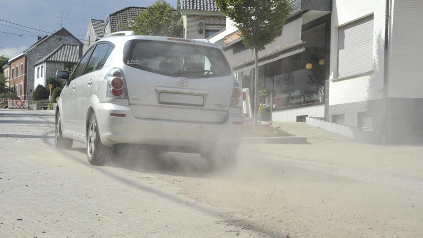 <p>Die Anwohner der Hauptstraße sind vom Dreck und Staub der Baustelle und vor allem von den zu schnell vorbeifahrenden Autos genervt.</p>