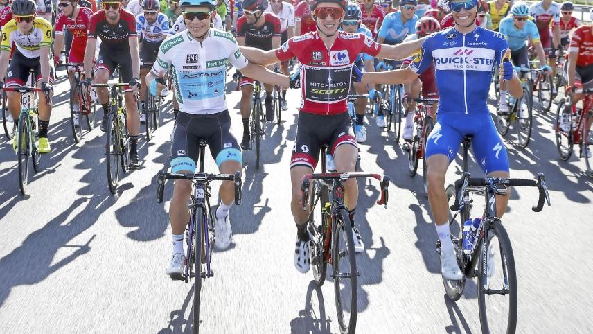 <p>Nachfolger gesucht: Simon Yates (m.) gewann die Vuelta 2018 vor Enric Mas (r.) und Miguel Angel Lopez.</p>