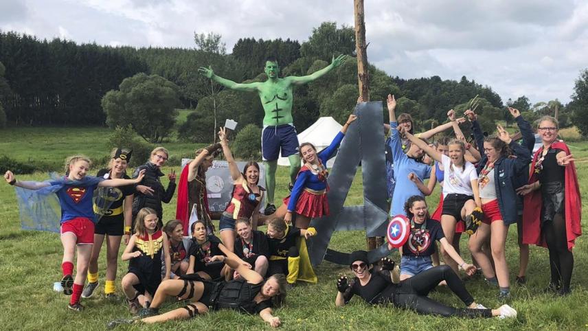<p>Beim Zeltlager in Galhausen bereiteten sich die 19 jungen Superheldinnen der Pfadis St. Georg Raeren auf den Endkampf gegen Bösewicht Thanos vor.</p>