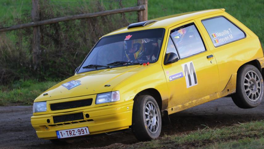 <p>Volle Attacke auf den Sieg: Thierry Neuville und Mathias Heyen.</p>