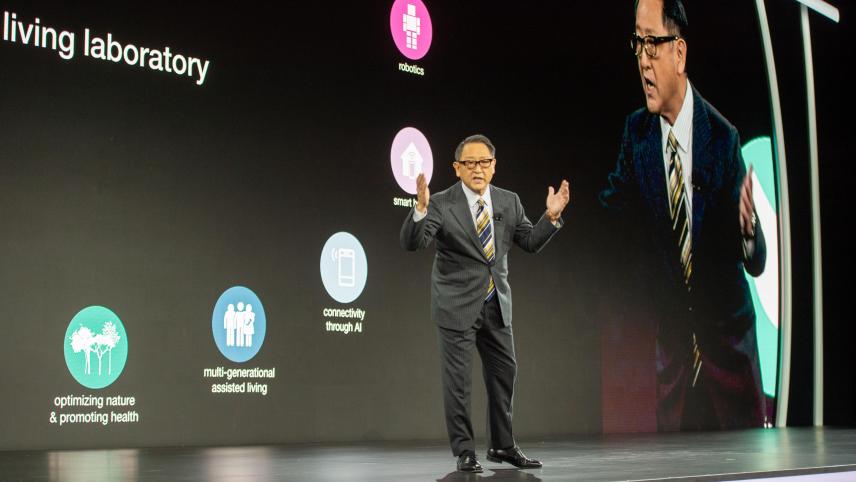 <p>Toyota-Chef Akio Toyoda stellt auf der Technik-Messe CES den Plan des Konzerns für eine experimentelle Stadt der Zukunft vor.</p>