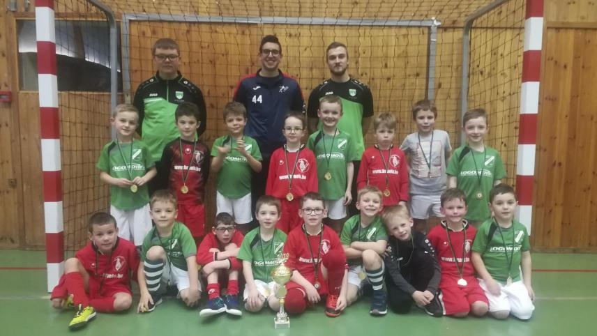 <p>33 Teams nahmen an dem Hallenturnier teil.</p>