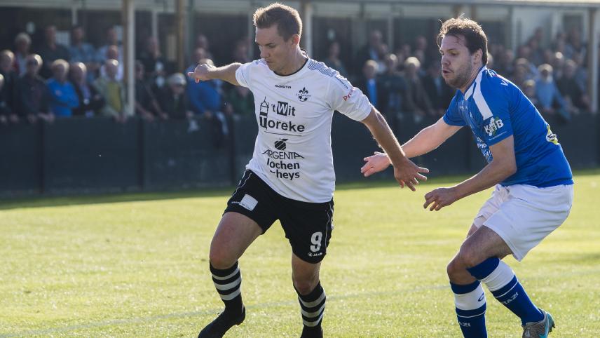 <p>Kevin Vandenbergh (links) im Trikot des SC Aarschot.</p>