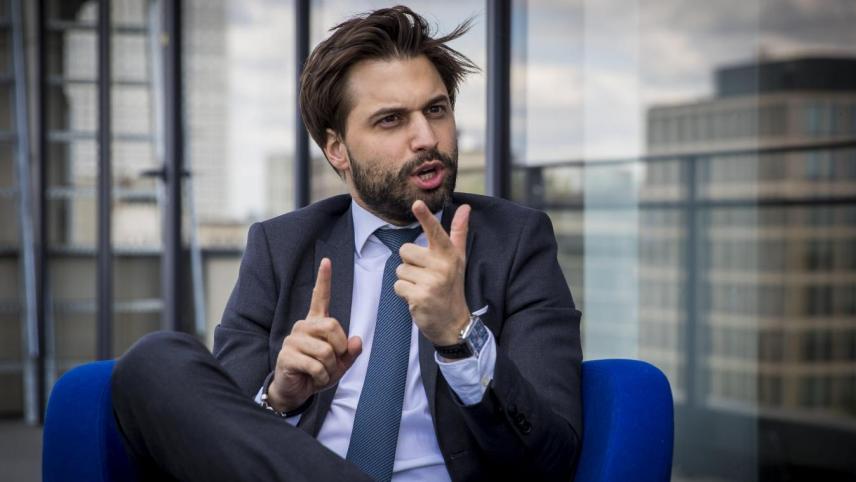<p>Georges-Louis Bouchez stellte die Horeca-Rettungspläne seiner Partei vor. Sie sollen jetzt der Regierung unterbreitet werden.</p>