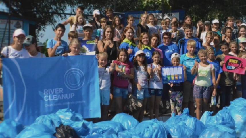 <p>Eine Flusssäuberungsaktion von River Cleanup 2019 in der Ukraine</p>