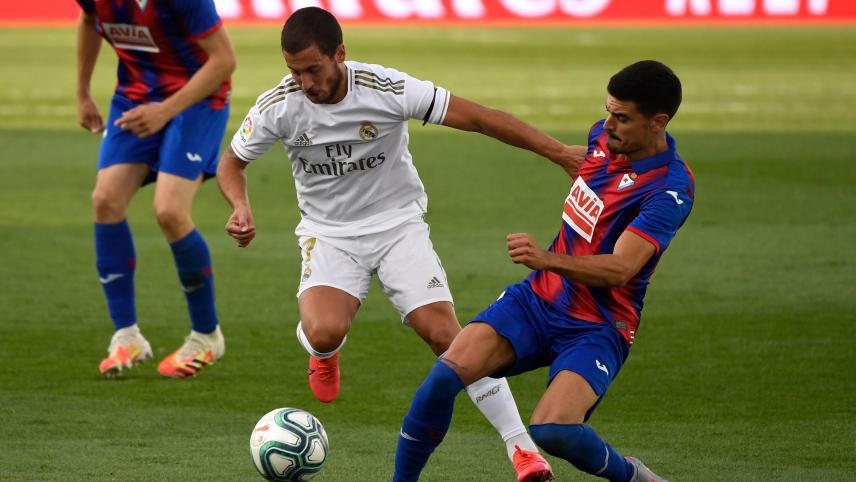 <p>Eden Hazard stand am Sonntag eine Stunde lang auf dem Platz.</p>