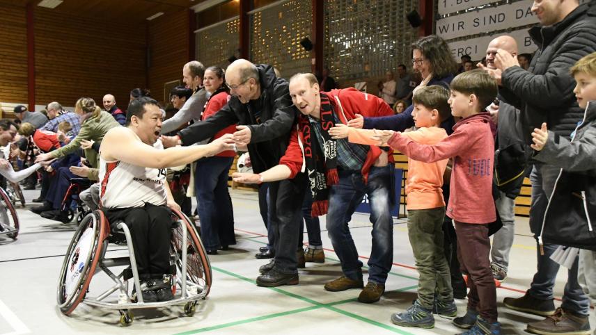 <p>Die Verbundenheit und die Nähe zum Publikum waren das Alleinstellungsmerkmal der Roller Bulls Ostbelgien.</p>