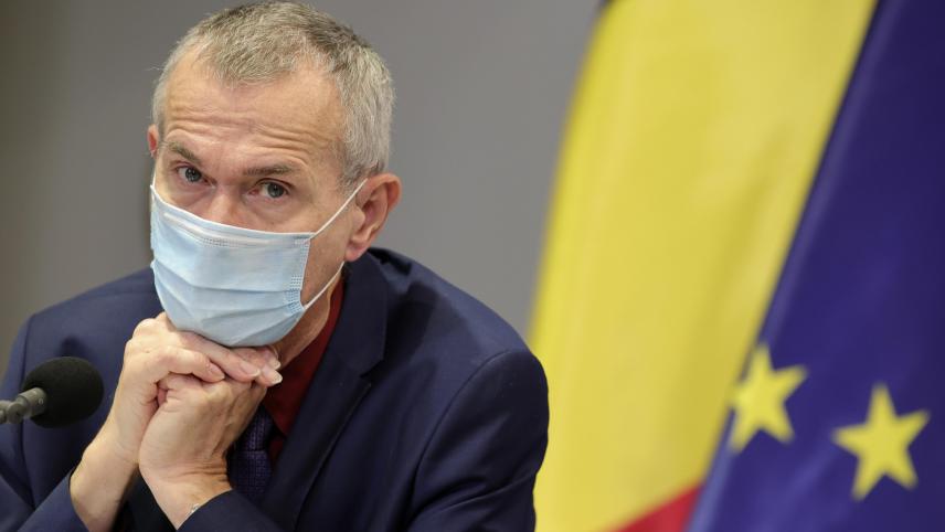<p>Frank Vandenbroucke verteidigt die harte Linie des Konzertierungsausschusses.</p>