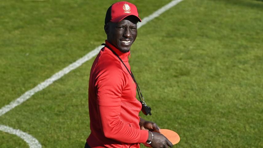 <p>Bleibt auf der Trainerbank von Standard Lüttich sitzen: Mbaye Leye.</p>