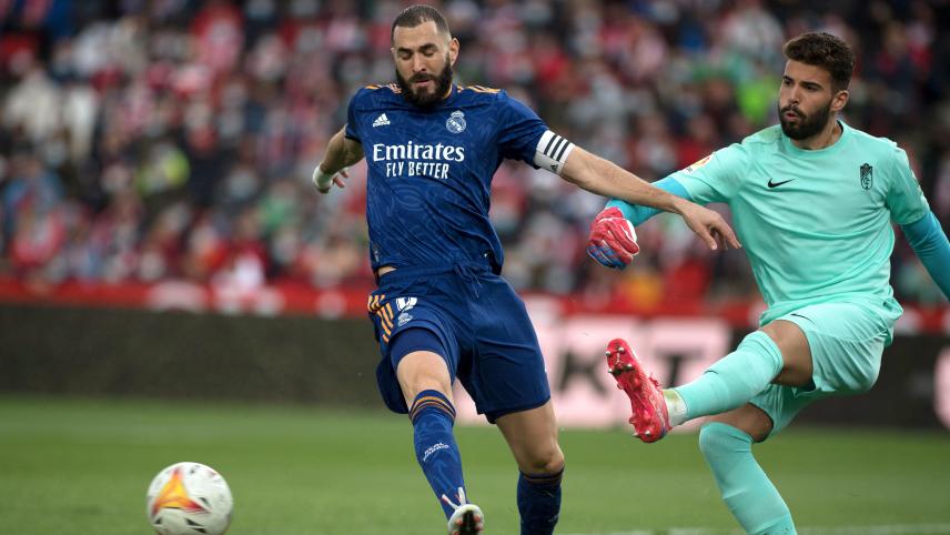 <p>Karim Benzema (links)</p>