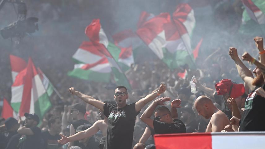 <p>Rassismusvorwürfe gegen ungarische Fans während der EM im letzten Sommer führten zu dem UEFA-Urteil von zwei Spielen ohne Publikum.</p>
