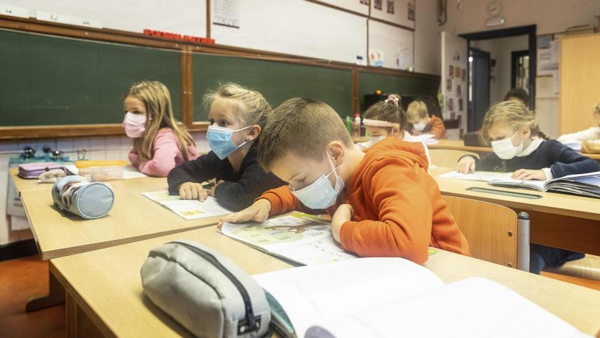 <p>Masken gegen die Ausbreitung von Corona in Schulen: Die DG hatte Nachhilfen mit mehr Stellenkapital ermöglicht, beendet diese Maßnahme jetzt aber wieder.</p>
