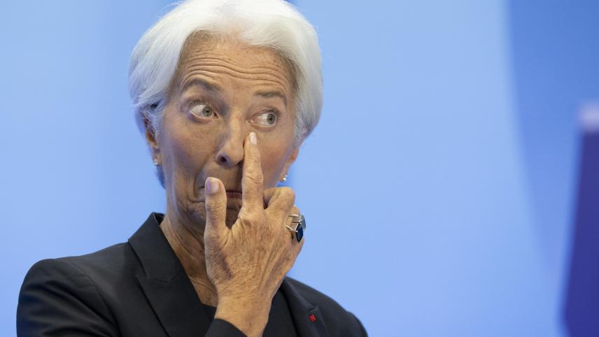 <p>Die Rettung der Gemeinschaftswährung, die Mario Draghi mit seinem „Whatever it takes“ in der tiefsten Eurokrise schaffte, möchte Christine Lagarde mit dem kaum getarnten und nach den Statuten verbotenen Ankauf von Anleihen von Ländern wie Italien schaffen. Wenn das mal nicht ins Auge geht.</p>