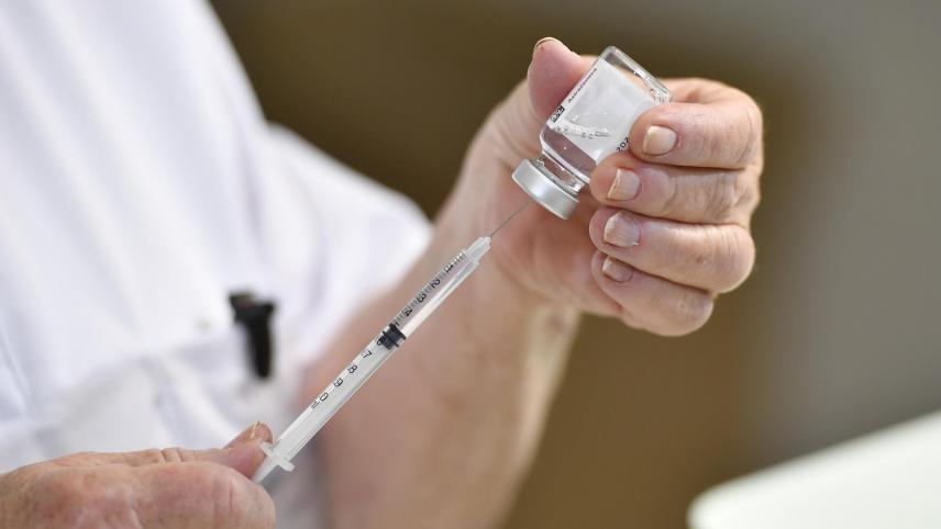 <p>In der DG wird Gesundheitsdienstleistern ab sofort eine Auffrischungsimpfung gegen Covid-19 angeboten.</p>