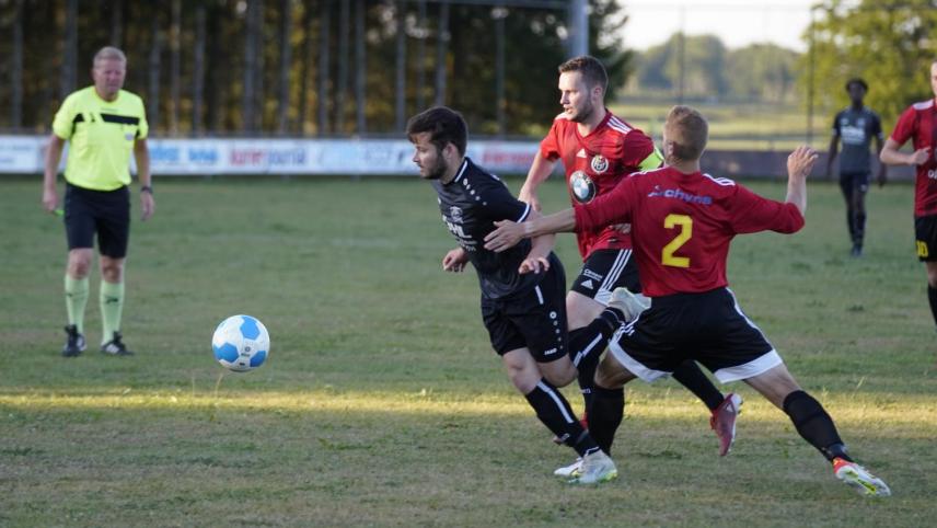 <p>Laurent Lambertz und die Rocherather gewannen das Auftaktspiel gegen Trois-Frontières.</p>