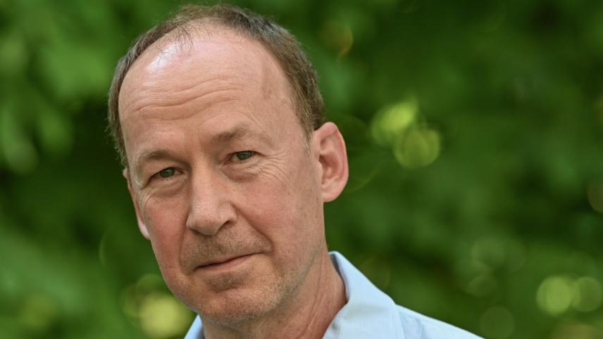 <p>Schauspieler Ulrich Noethen ist Hauptdarsteller im neuen Wendland-Krimi des ZDF.</p>