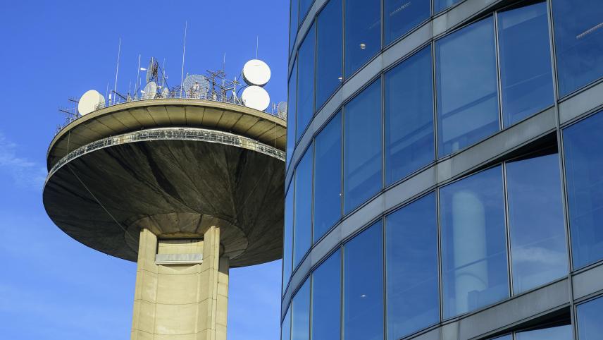 <p>Der Funkturm des VRT/RTBF-Gebäudes ist von weiten Teilen Brüssels aus zu sehen und ist zweifellos eine Landmarke in der Hauptstadt.</p>