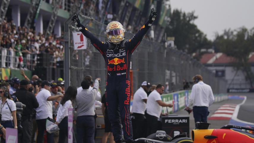 <p>Red-Bull-Pilot Max Verstappen aus den Niederlanden feiert seinen Sieg.</p>
