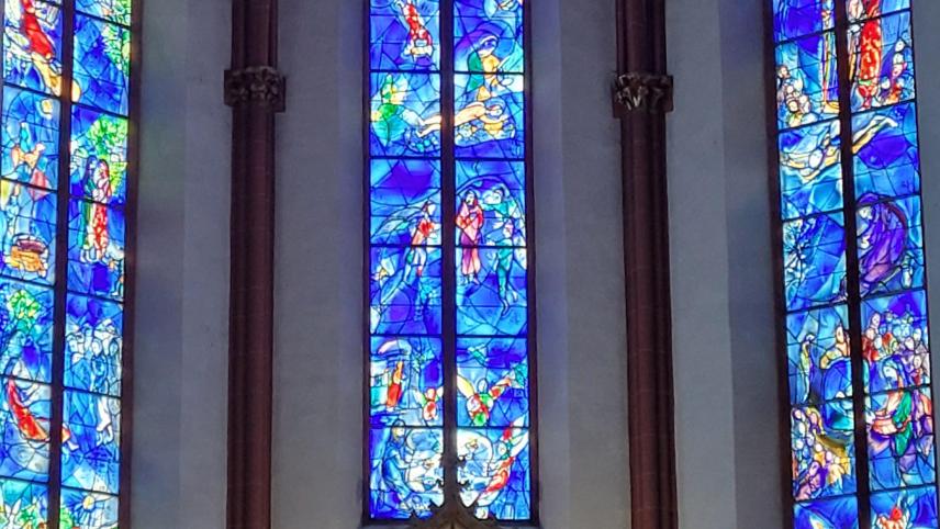 <p>Einen bleibenden Eindruck haben Chagalls blaue Fenster von St. Stephan hinterlassen.</p>