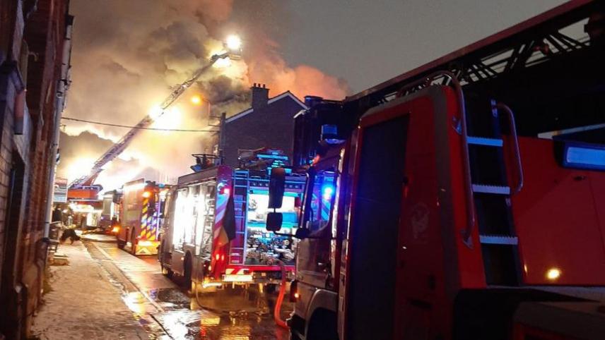 <p>Nach Angaben der Feuerwehrzone Vesdre-Hoëgne-Plateau waren 37 Feuerwehrleute im Einsatz.</p>